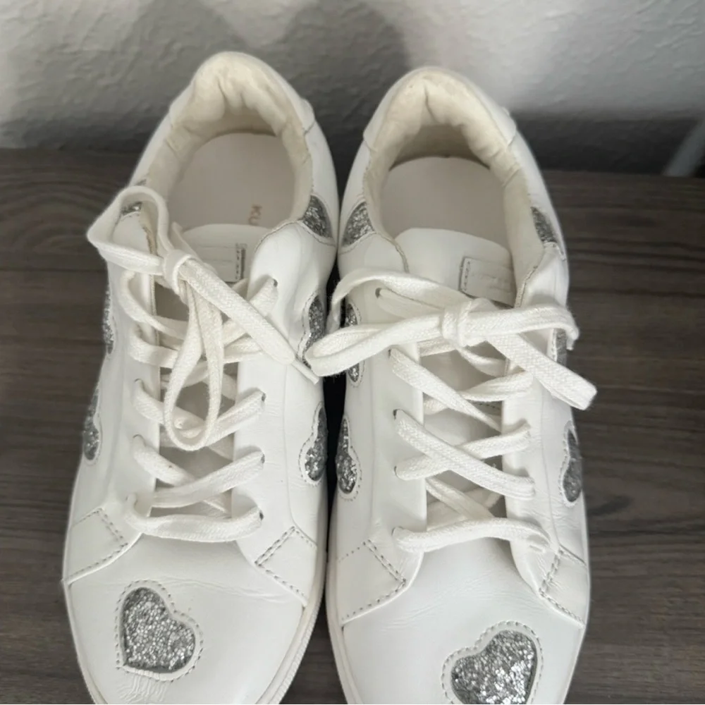 Kurt Geiger Kids White Sneakers with Glitter Hearts - Picture 3 of 4